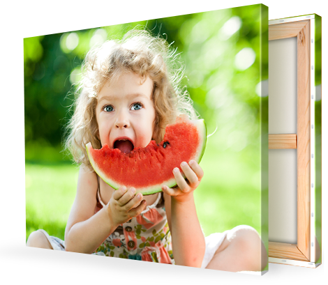 foto impresa en lienzo ejemplo niña comiendo sandia